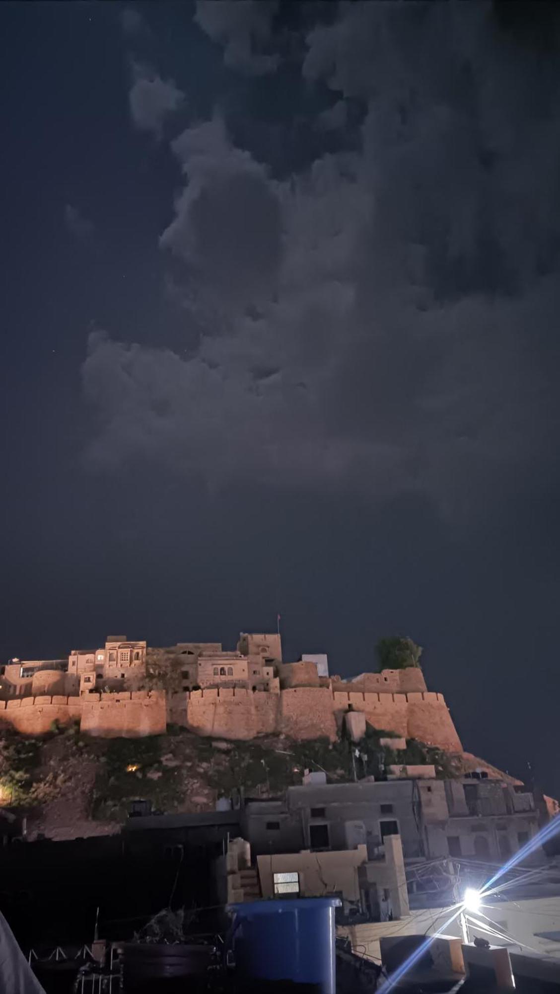 Mirvana Guest House Jaisalmer Buitenkant foto