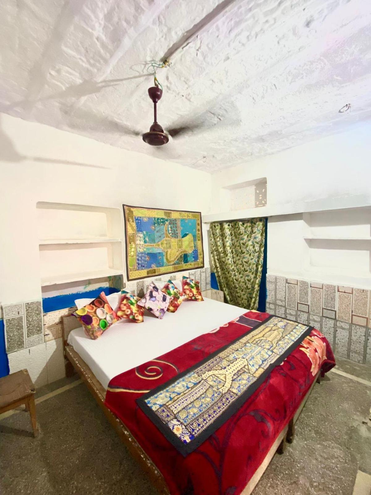 Mirvana Guest House Jaisalmer Buitenkant foto