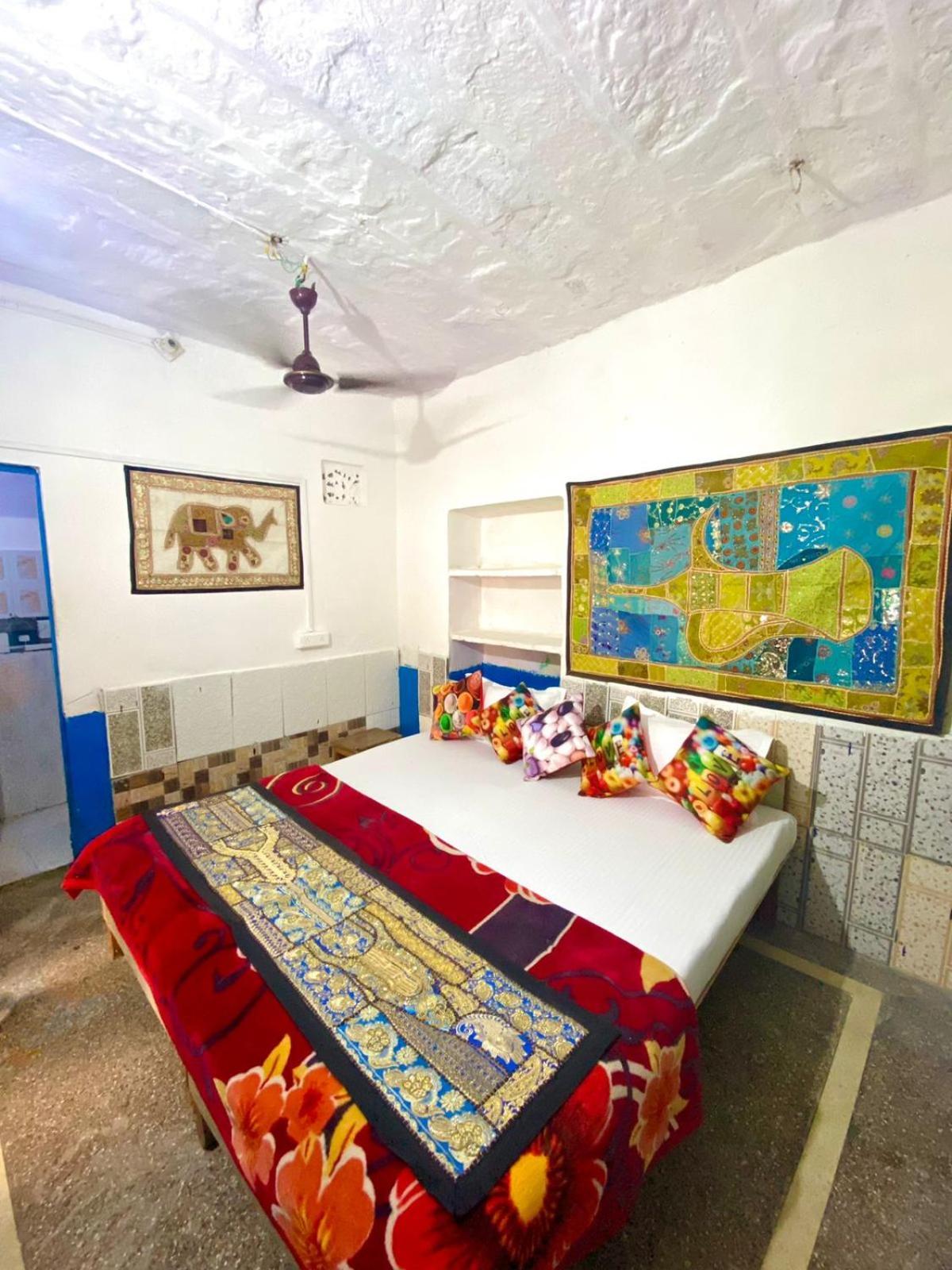 Mirvana Guest House Jaisalmer Buitenkant foto